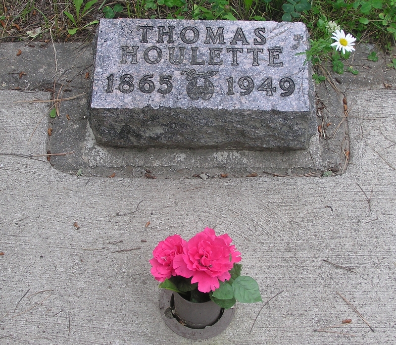Thomas Houlette, Roubaix Cemetery